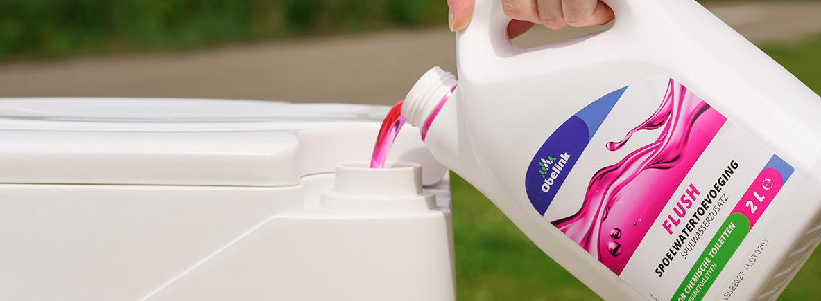 Toilettenpapier und Spezialreiniger für Chemietoiletten